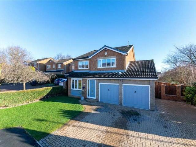 House for sale in West Ardsley, Tingley