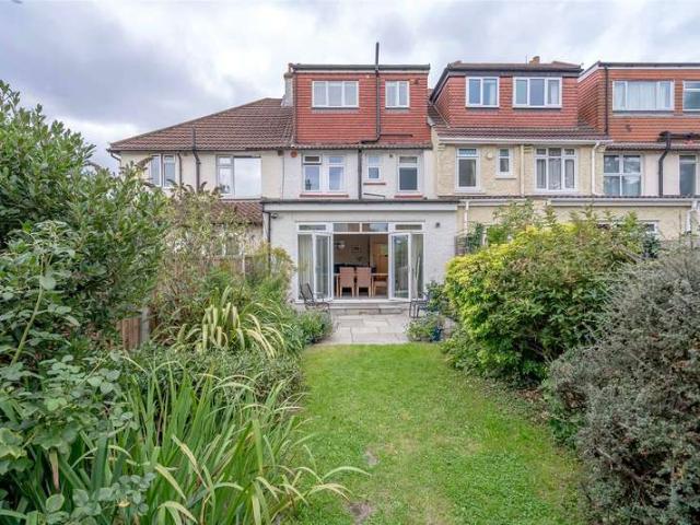 House for sale in Finchley, Greater London