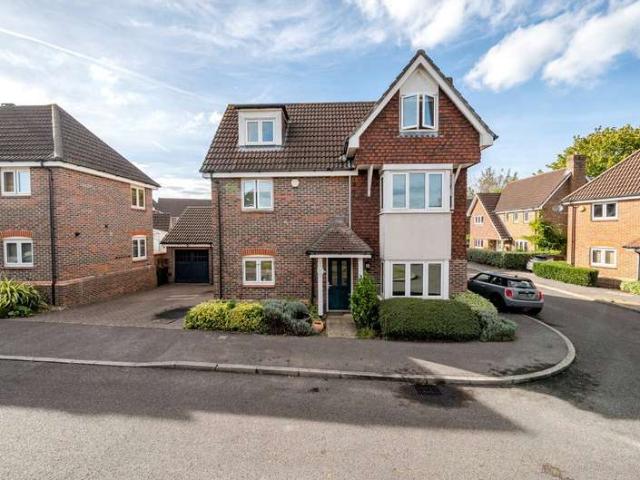 House for sale in Queen Elizabeth Park, Guildford