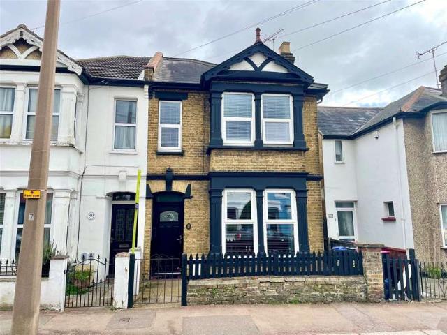 House for sale in Alton Barnes, Essex