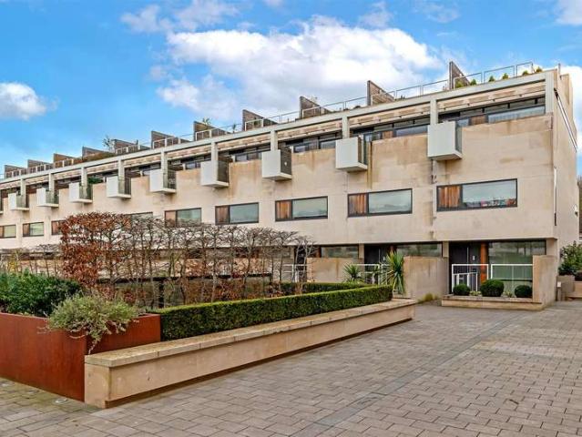 House for sale in St Albans, Five Acres