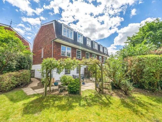 House for sale in Hampton Wick, Greater London