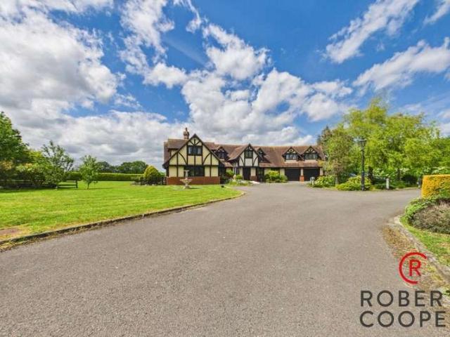 House for sale in Greater London