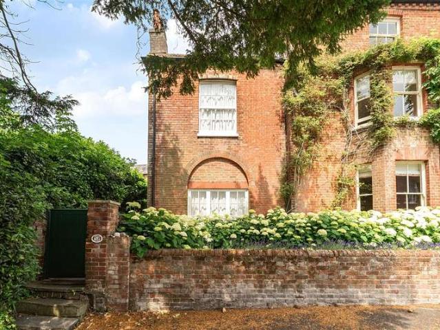 House for sale in Arundel, Clapham