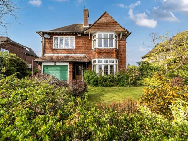 House for sale in Hawkenbury, Sandown Park