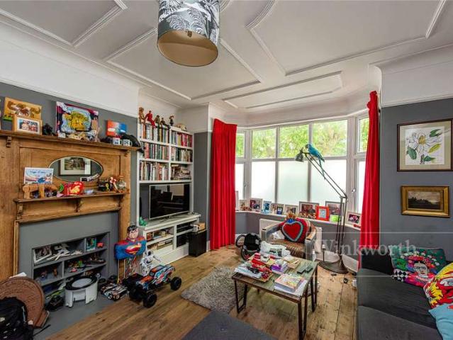 House for sale in Brondesbury, Greater London