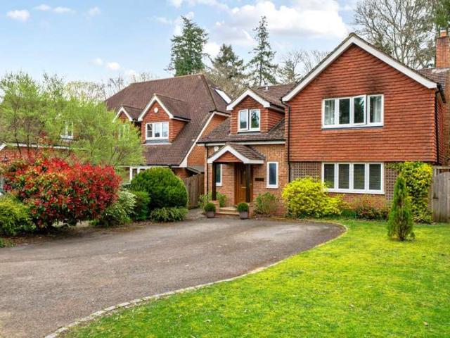 House for sale in Fole, Surrey
