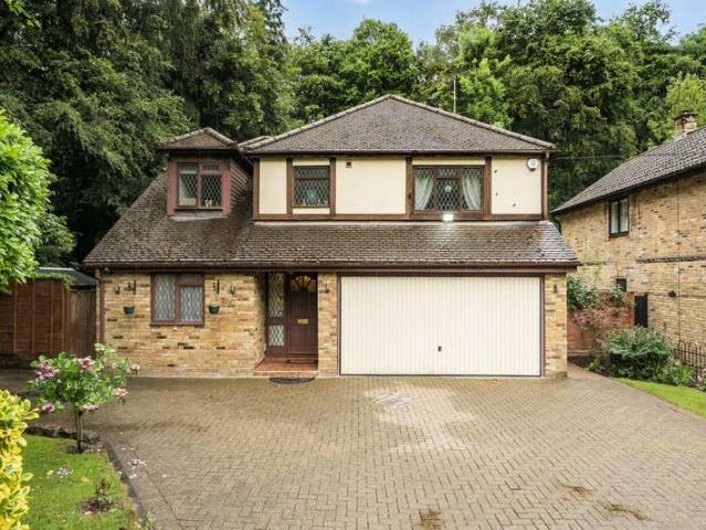 House for sale in Batchworth, Hertfordshire