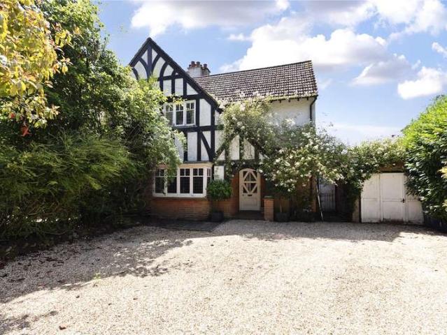 House for sale in Fole, Surrey