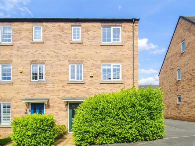 House for sale in Crigglestone, West Yorkshire