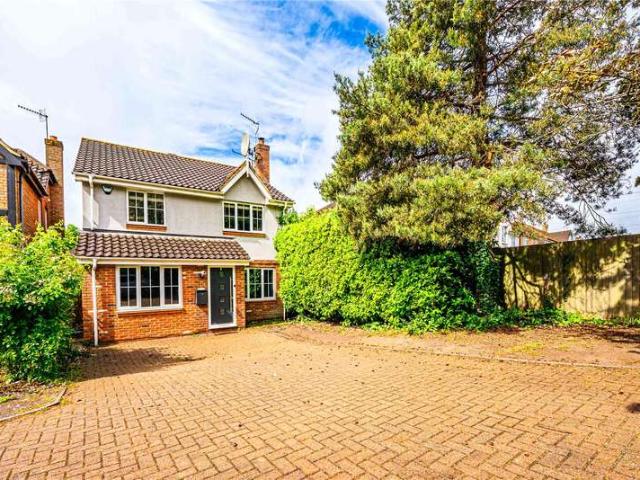 House for sale in Pouchen End, Hertfordshire