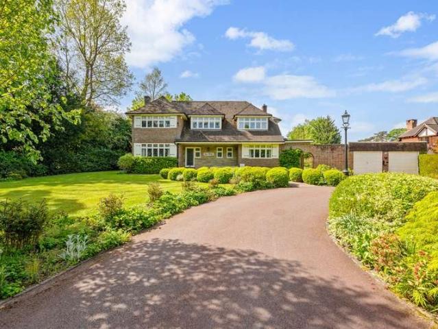 House for sale in Pachesham Park, Surrey