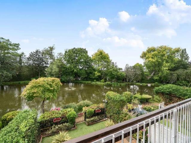 House for sale in Whetstone, Greater London