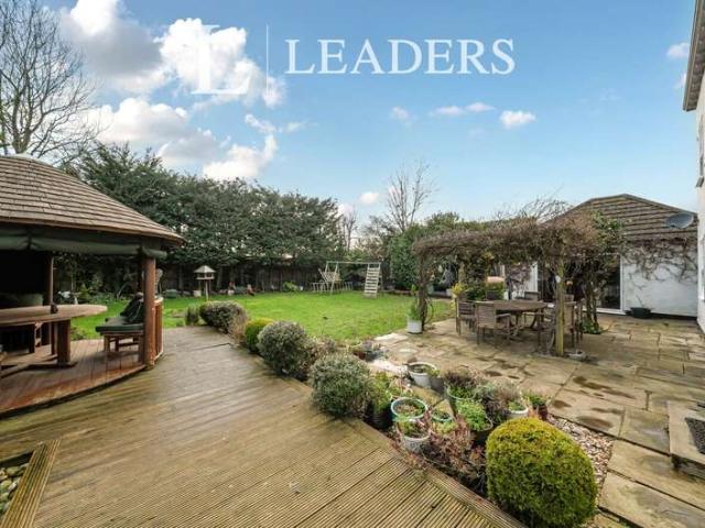 House for sale in The Butts, Kent