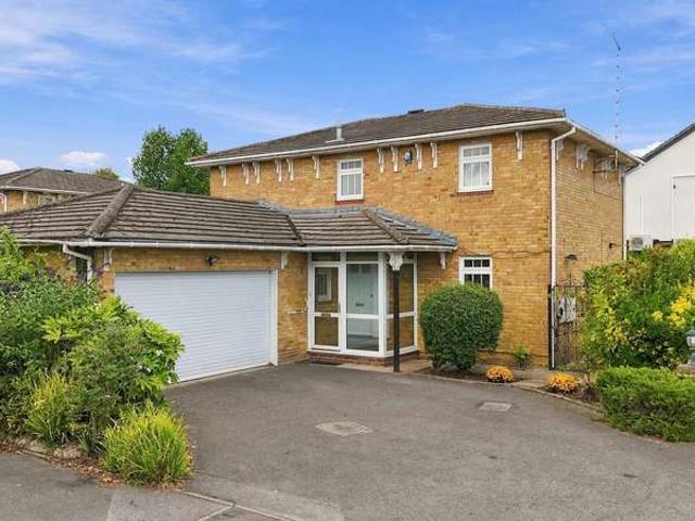 House for sale in London Borough of Redbridge, Greater London