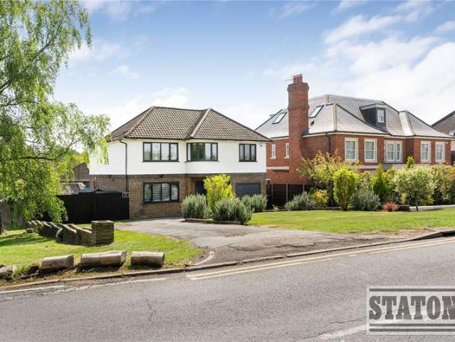 House for sale in Hadley Wood, Greater London