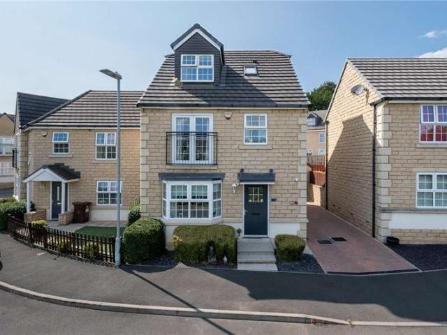 House for sale in Dewsbury, West Yorkshire