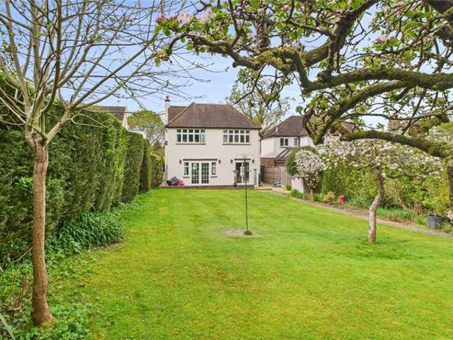 House for sale in Heol-las, Surrey