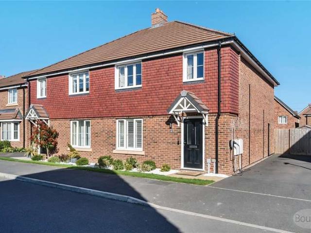 House for sale in Weybourne, Waverley