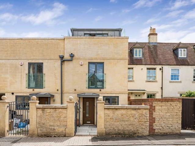 House for sale in Chesterton, Fossebridge