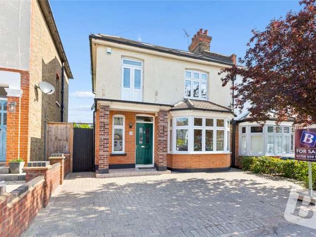 House for sale in Upminster, Greater London