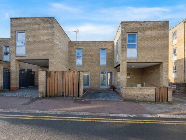 House for sale in Glyndon, Plumstead