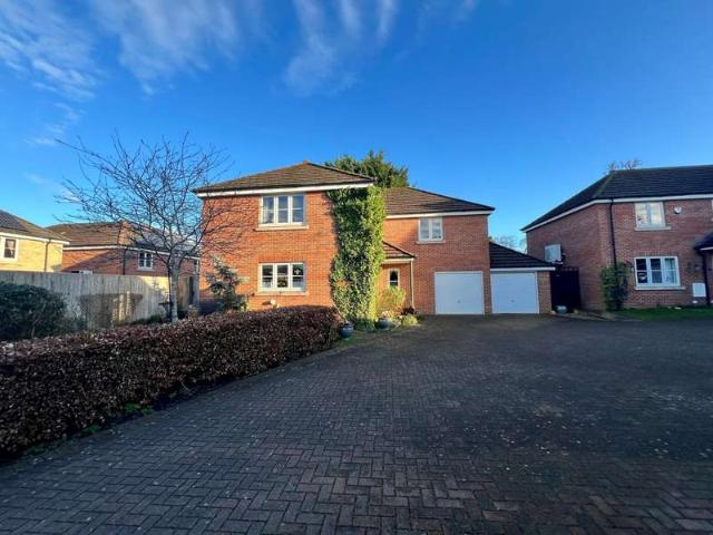 House for sale in Great Faringdon, Dromore