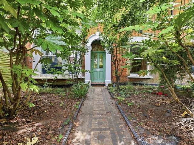 House for sale in Forest Gate, Greater London