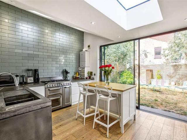 House for sale in London Borough of Merton, Mitcham