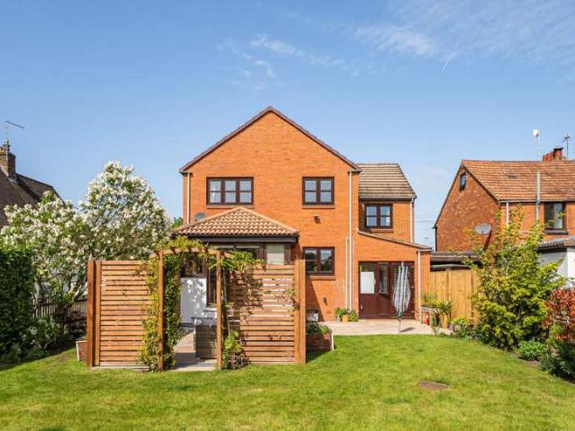 House for sale in Woolstrop, Gloucester