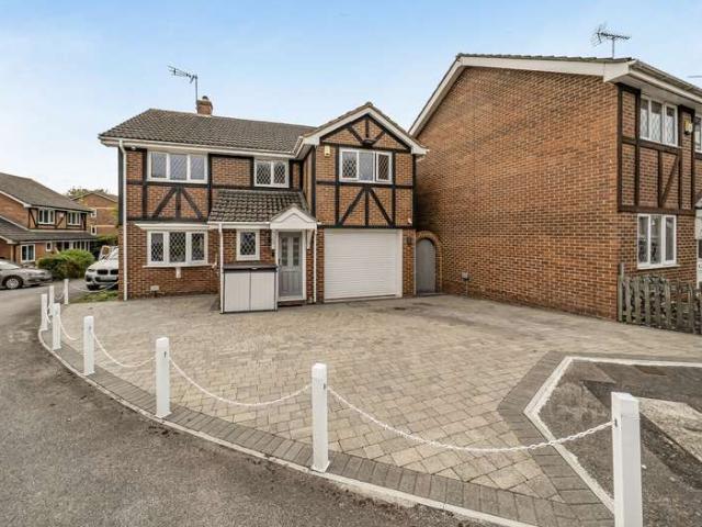 House for sale in Temple Park, Binfield