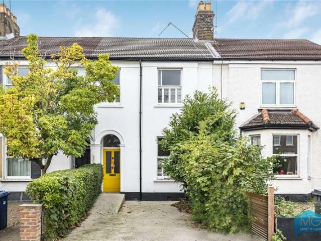 House for sale in Finchley, Greater London
