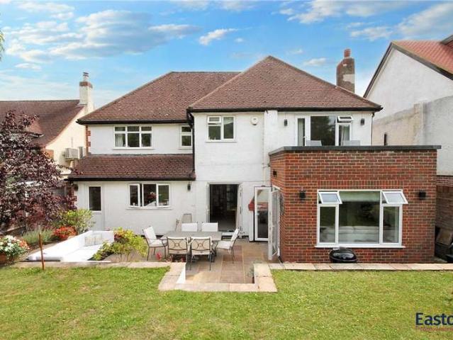 House for sale in Nork, Red Hill