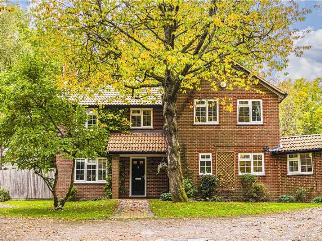 House for sale in Holywell, Studham