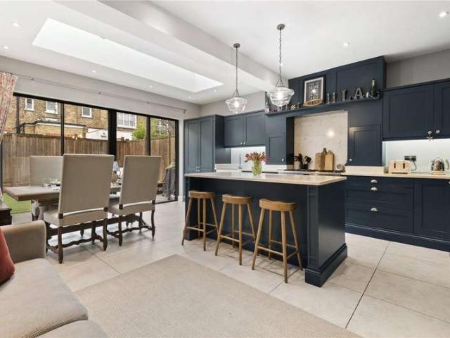 House for sale in Furzedown, Greater London
