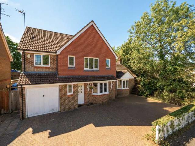 House for sale in Tongham, Guildford