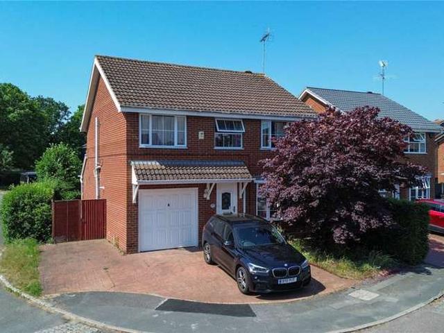 House for sale in Woodley
