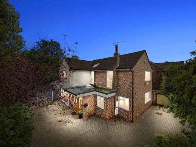 House for sale in Gidea Park, Greater London