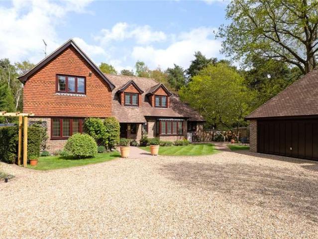 House for sale in Finchampstead