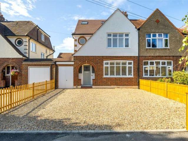 House for sale in Hook, Greater London