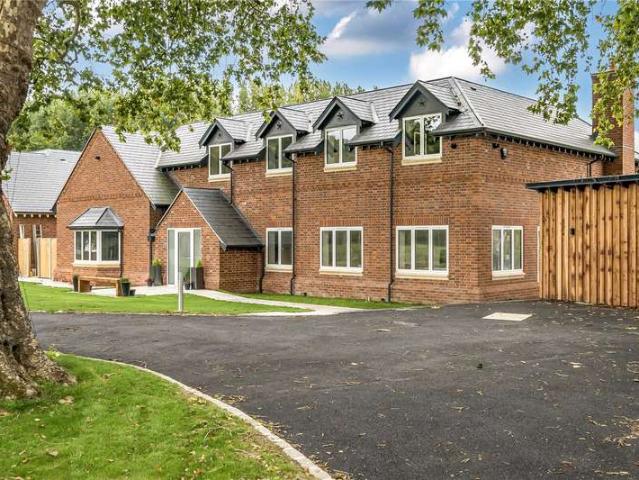 House for sale in Gerrards Cross, Tatling End
