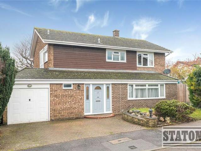 House for sale in East Barnet, Greater London