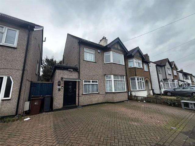 House for sale in Marks Gate, Greater London
