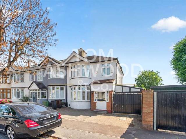 House for sale in Greater London