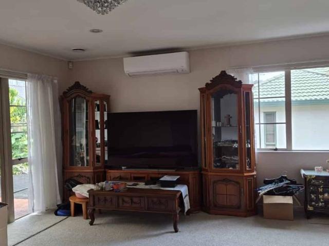 House for rent in Paremoremo, Oroua County