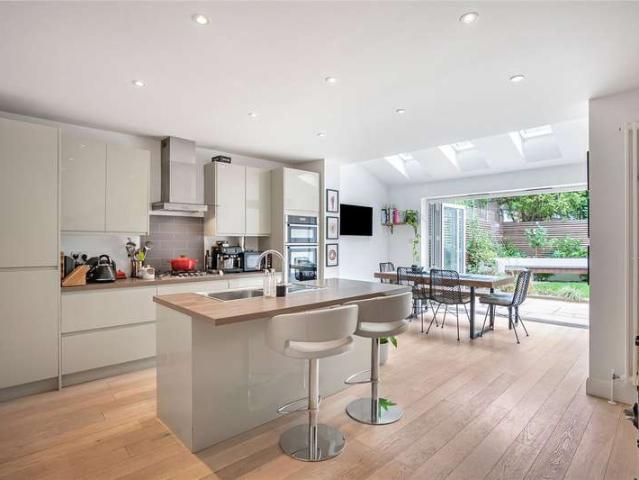 House for sale in Furzedown, Greater London