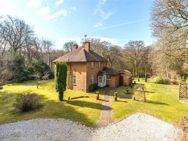 House for sale in Pachesham Park, Surrey