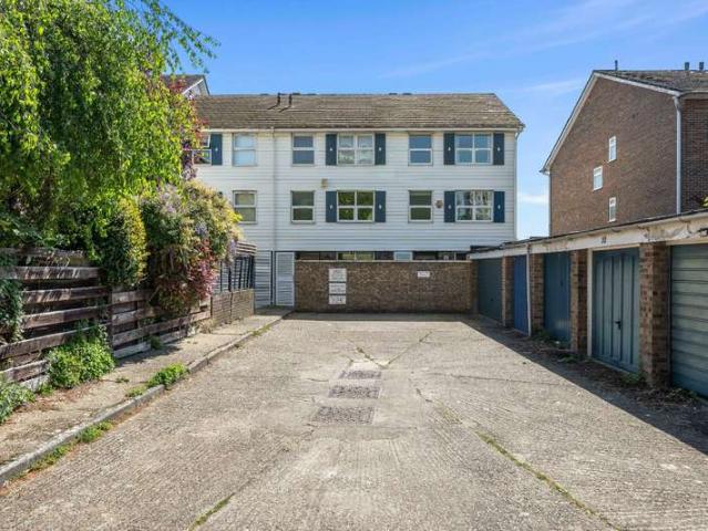 House for sale in Norbiton, Greater London
