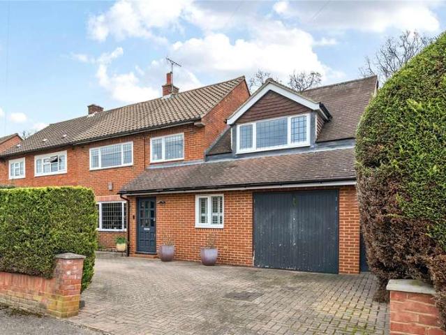 House for sale in Lower Green Esher, Blackhills