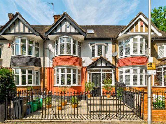 House for sale in South Woodford, South Woodford
